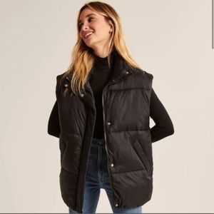 Abercrombie & Fitch Oversized Puffer Vest (NWT)